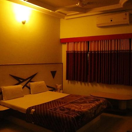 Hotel Relax Inn Banswara Luaran gambar